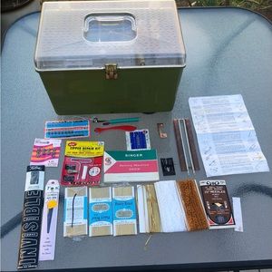 Vintage 70s Wilson Wil-Hold Atomic Avocado Hard Case Sewing Box With Supplies